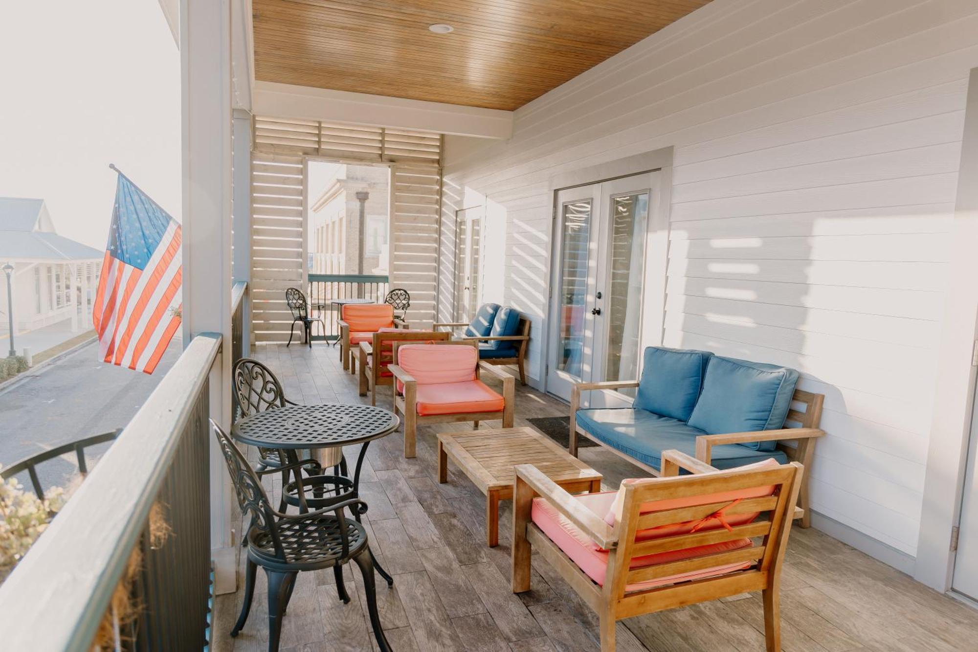 Hotel Whiskey In Pass Christian Exterior foto